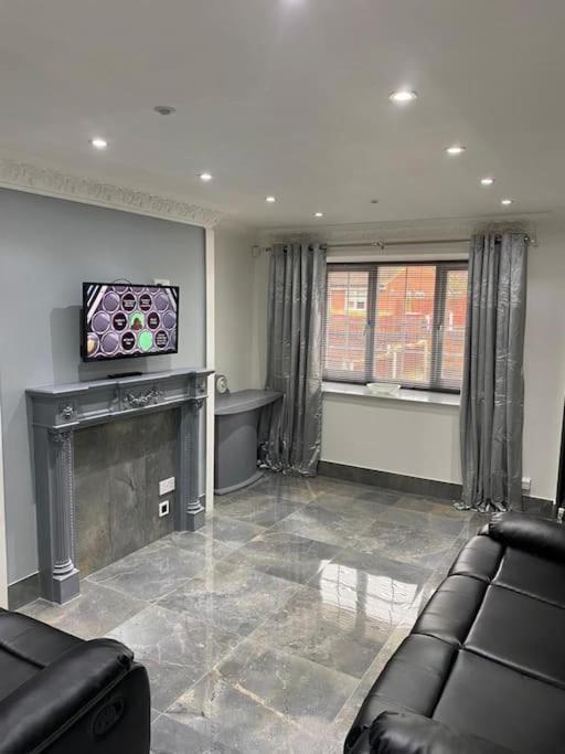 Vila 2 Bed House Sleeps 4-5 Liverpool Exteriér fotografie